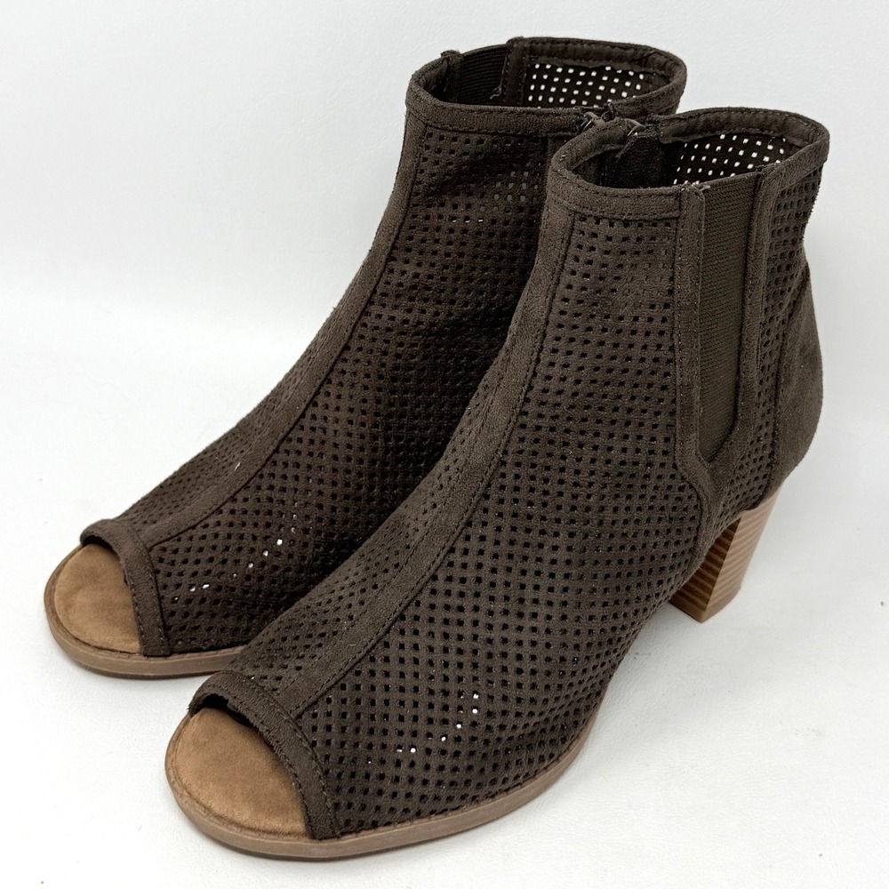 Brown Perforated Peep Toe Ankle Booties Block Heel 7 STASH‎ Indie Hipster Office